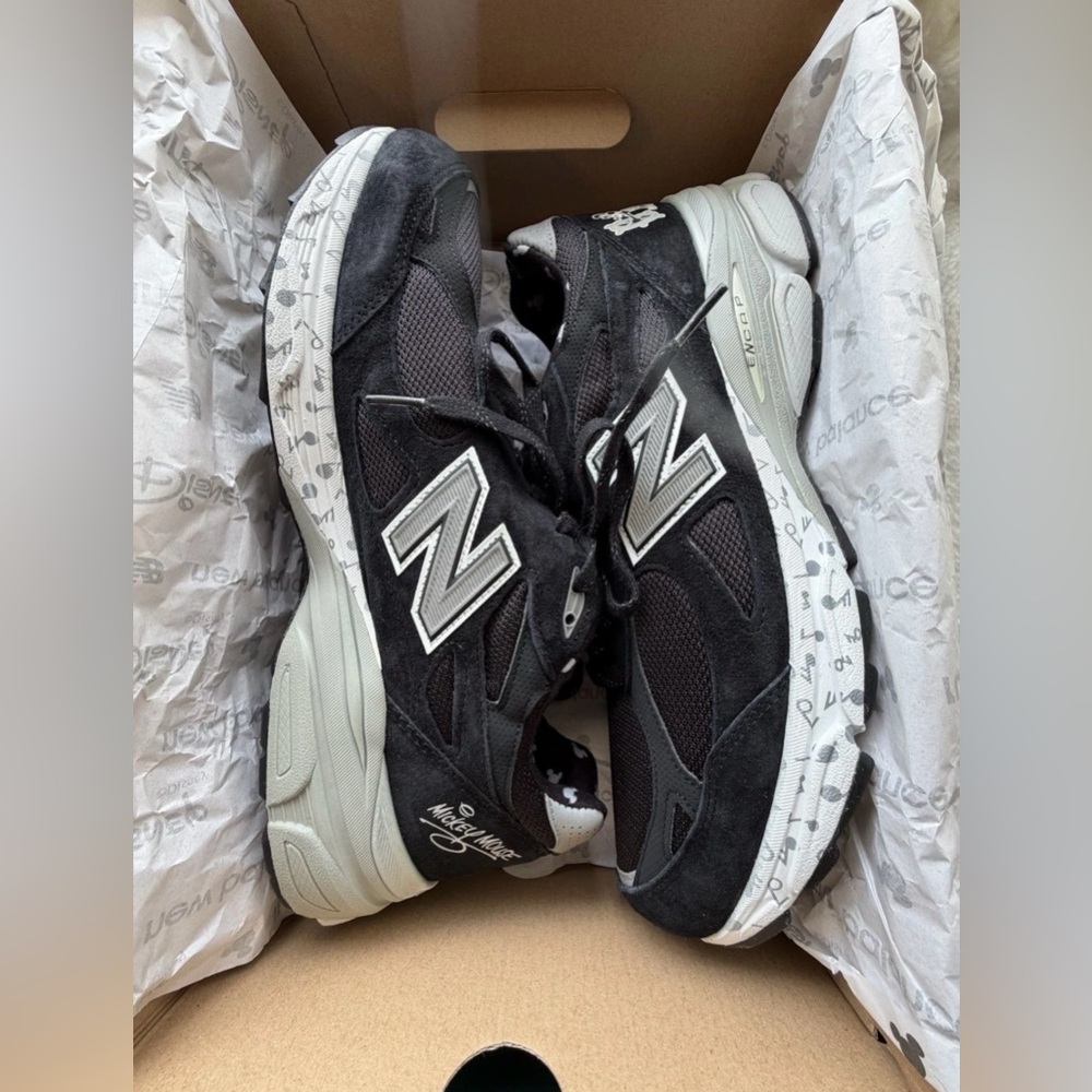 RunDisney New Balance 2015 Steamboat Willie Mickey Sneaker Men Size 13 Like New - Picture 12 of 12